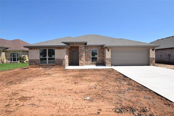 429 Stoneridge Drive, Hillsboro, TX 76645