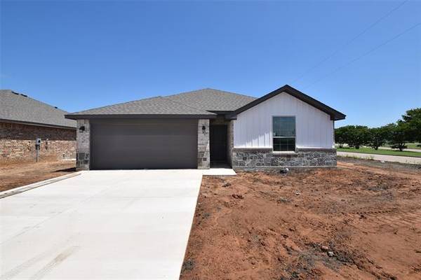 431 Stoneridge Drive, Hillsboro, TX 76645