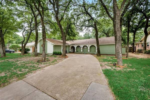 1317 Kathryn Street, Hurst, TX 76053