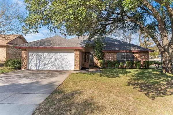 6725 Riviera Drive, North Richland Hills, TX 76180