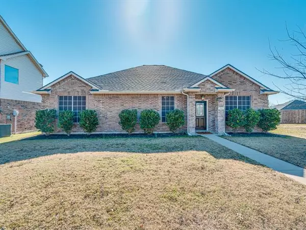 203 Moonlight Drive, Red Oak, TX 75154