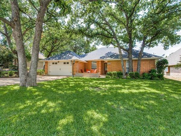 105 NE Brushy Mound Road, Burleson, TX 76028