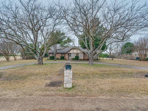 4200 Sir Lancelot Circle, Midlothian, TX 76065