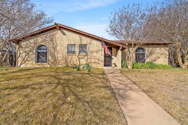 1418 Capetown Drive, Grand Prairie, TX 75050