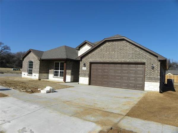 901 E 5th Street, Springtown, TX 76082