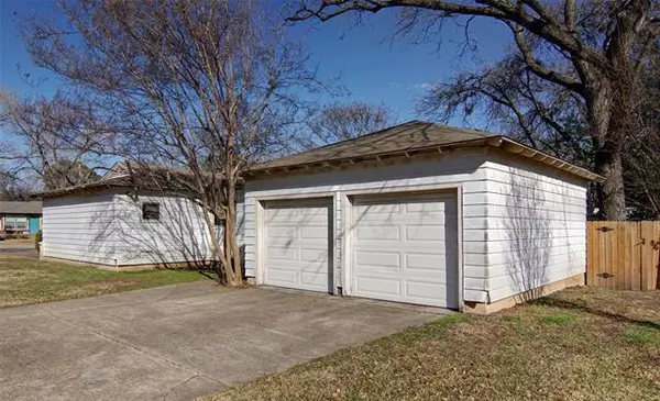 Arlington, TX 76013,1312 W Lovers Lane