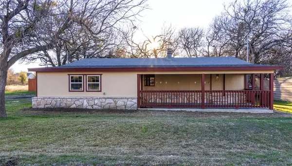 5912 Hunterwood Drive, Granbury, TX 76048