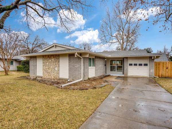 819 Kingswood Avenue, Richardson, TX 75080