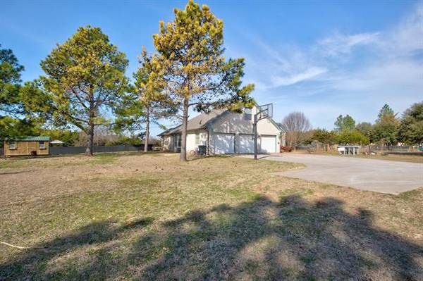 9024 S HIGHWAY 174, Rio Vista, TX 76093