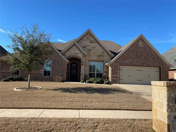 424 River Bank Lane, Granbury, TX 76049