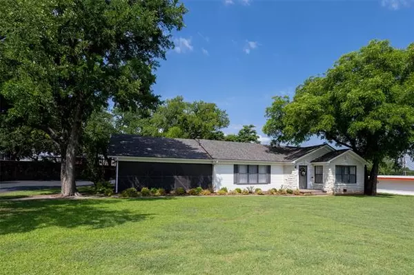 Graham, TX 76450,1112 Cypress Street