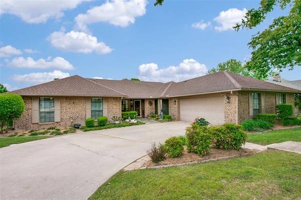 14 Hillcrest Court S, Trophy Club, TX 76262