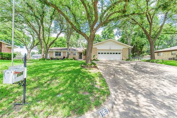 106 Poinsetta Circle, Terrell, TX 75160