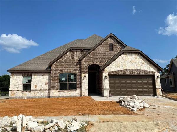 1001 Whitetail Court, Joshua, TX 76058