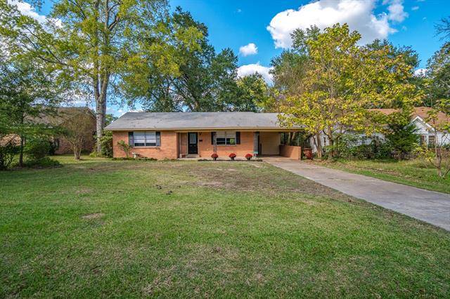 1004 W High Street, Grand Saline, TX 75140