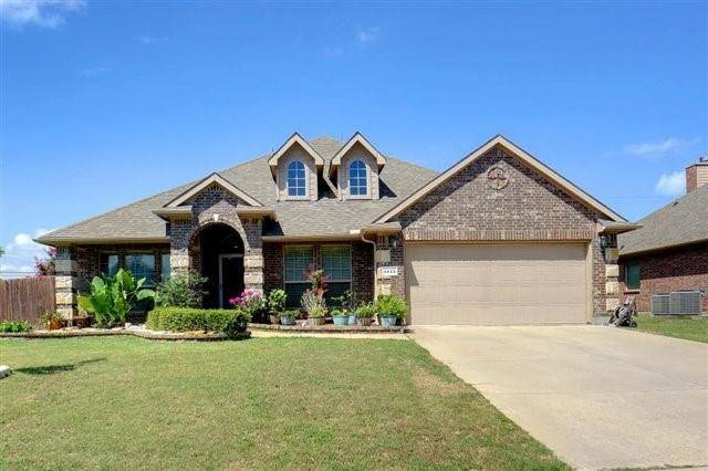 3023 Summerview Drive, Grand Prairie, TX 75052