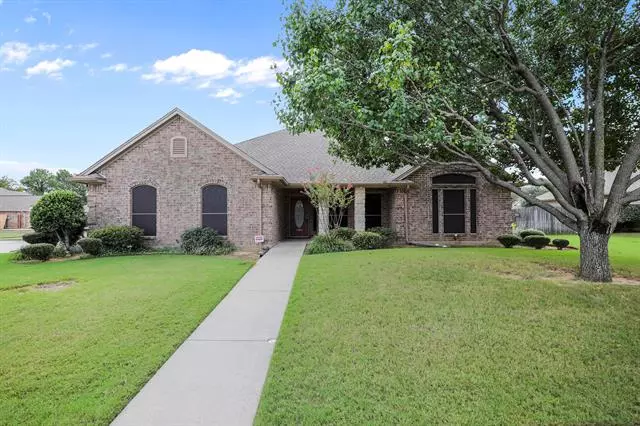 1001 Diane Street, Aubrey, TX 76227