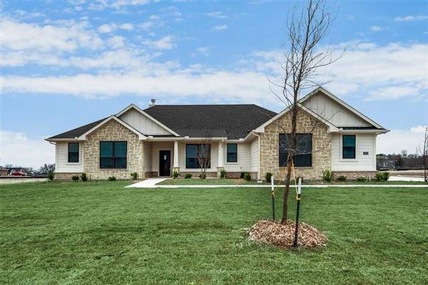 2012 Pebblegate Drive, Weatherford, TX 76085