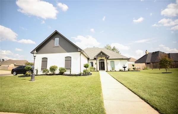 445 Dogwood South Lane, Haughton, LA 71037