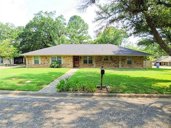 1002 Rikkity, Mount Pleasant, TX 75455