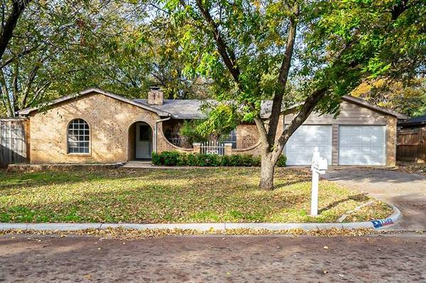 7029 Briardale Drive, North Richland Hills, TX 76182