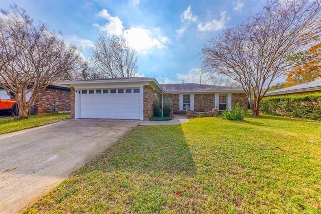 2020 Memphis Drive, Bedford, TX 76022