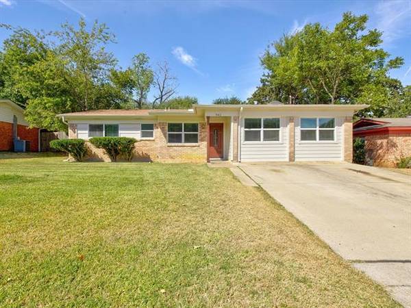 941 Jerry Lane, Bedford, TX 76022