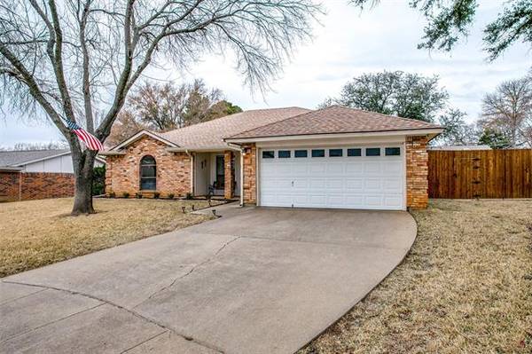 3504 Primrose Lane, Bedford, TX 76021