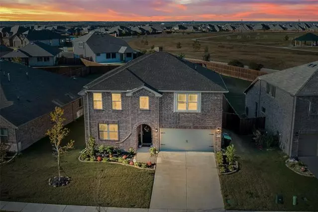 1421 Pleasant Knoll Trail, Aubrey, TX 76227