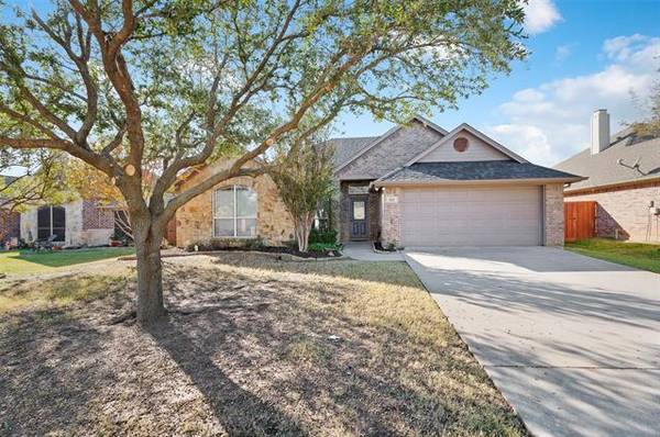 816 Ridgecrest Court, Aubrey, TX 76227