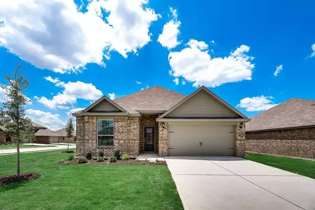 1052 Tumbleweed Trail, Crowley, TX 76036