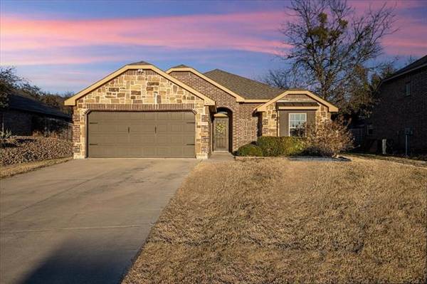 237 Water Oak Lane, Weatherford, TX 76086