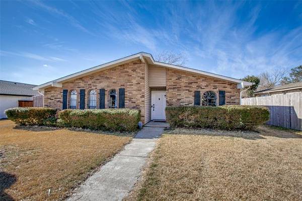 6509 Briar Knoll Circle, Garland, TX 75043