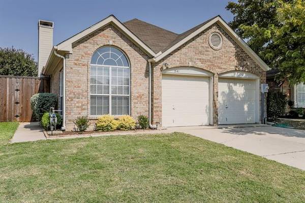 941 Winterstone Drive, Lewisville, TX 75067