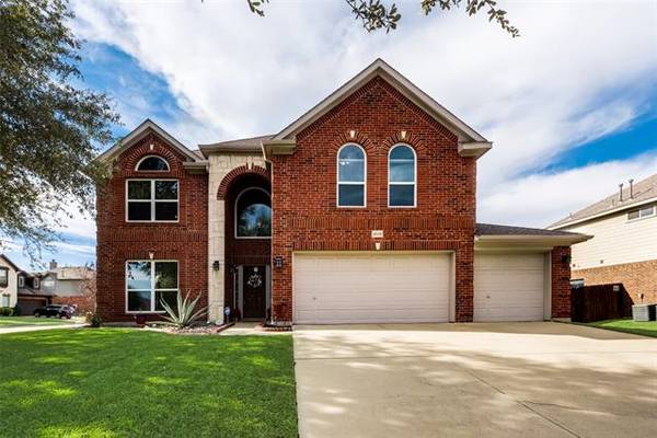 4910 Spring Lake Parkway, Mansfield, TX 76063