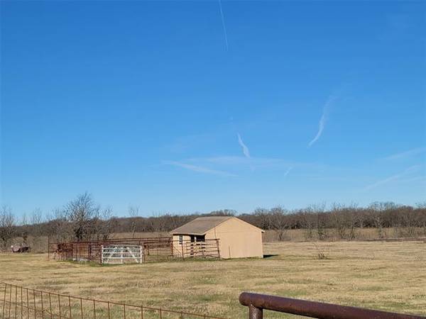 1210 Oil Field Road, Ennis, TX 75119