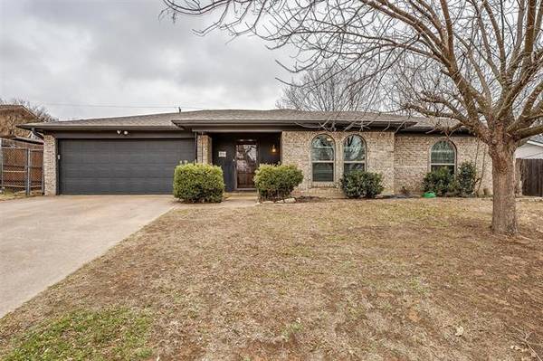 758 NW Ann Lois Lane, Burleson, TX 76028