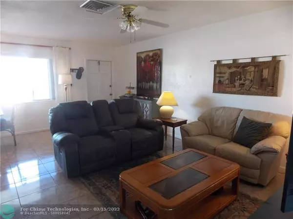 Lake Worth Beach, FL 33461,2204 Lake Osborne Dr  #20