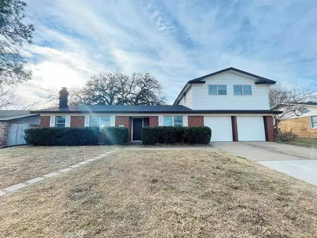 813 Gregory Avenue, Bedford, TX 76022