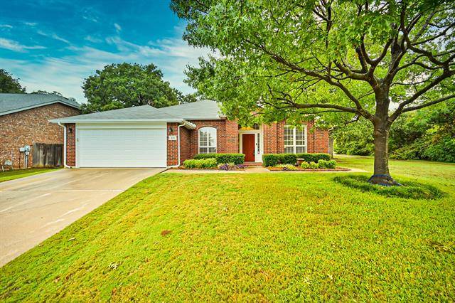 409 Londonderry Lane, Mansfield, TX 76063