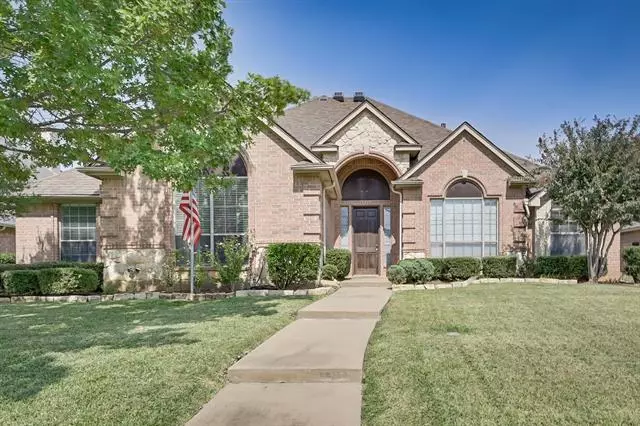 628 Palo Duro Drive, Hurst, TX 76054