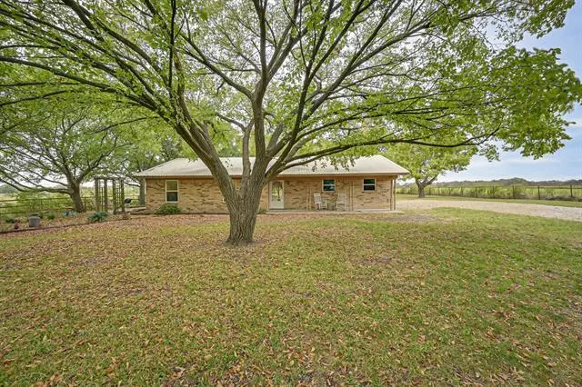 9111 County Road 501, Blue Ridge, TX 75424