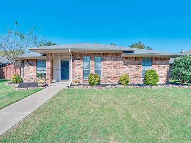 4009 Karen Circle, Rowlett, TX 75088