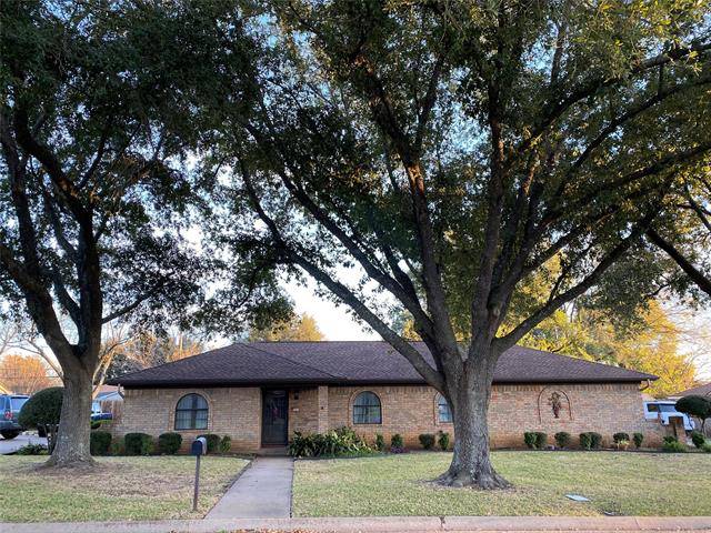 1213 Surry Place Drive, Cleburne, TX 76033