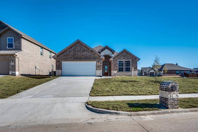 811 Woodcrest Drive, Ennis, TX 75119