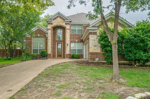 3704 Edgewood Court, Grand Prairie, TX 75052