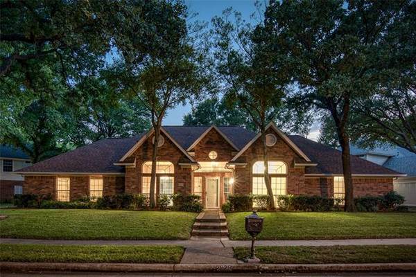 2629 Surrey Woods Road, Flower Mound, TX 75028