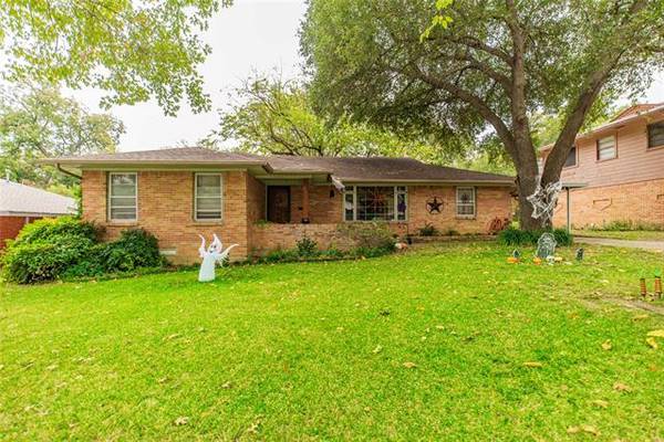 824 Carney Drive, Garland, TX 75041