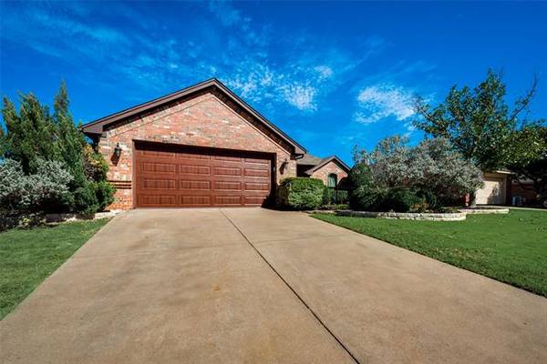 601 Mesa Vista Drive, Crowley, TX 76036