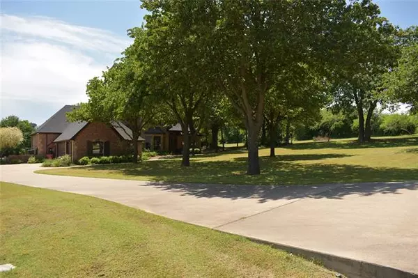 Burleson, TX 76028,8112 Plum Creek Trail